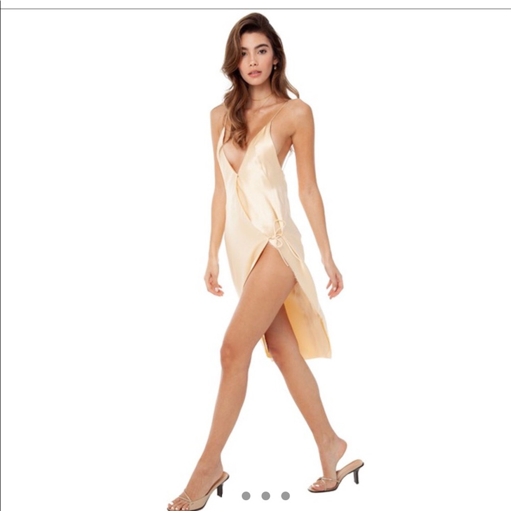 ARE YOU AM I DRESS BMWT
